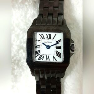 Watch Santos' costume jewelry!